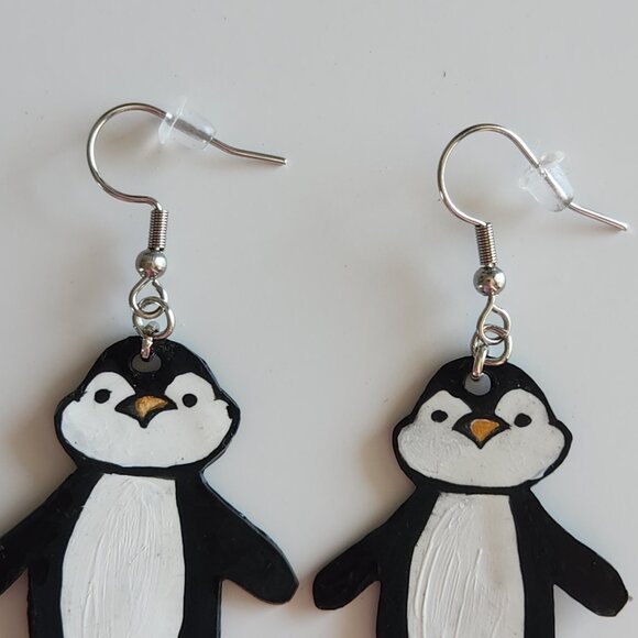 Cute penguin earrings with blue hearts beads ✦ handmade & unique, silver color ✦ - Picture 6 of 9